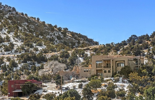 Canoncito House | Dog-Friendly Casita Roja in Scenic Santa Fe Hills