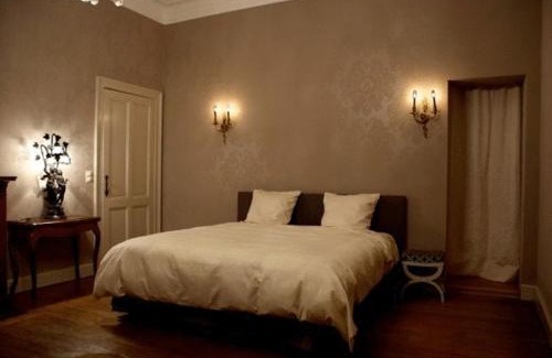 Spa House | New-Castle: Guest Rated 9.6 with Complimentary Breakfast