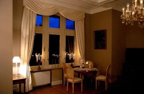 Spa House | New-Castle: Guest Rated 9.6 with Complimentary Breakfast