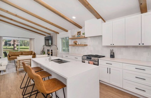 Coeur d'Alene House | Discover CDA Retreat: Golf Course Oasis Near Downtown & Trails