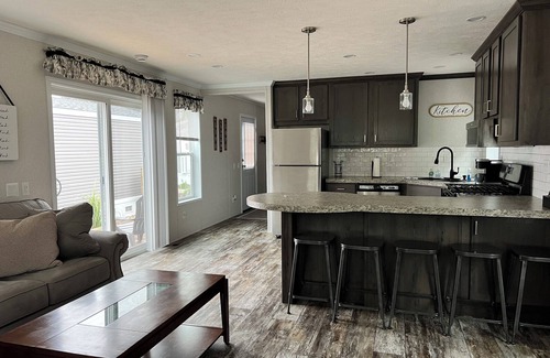 Menonaqua Beach Resort | Discover New Cedar Walls Resort: Perfect for Families