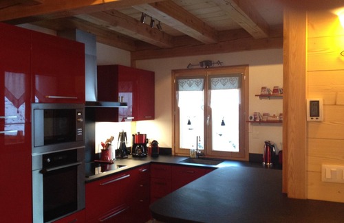 Vars Ski Chalet | Cozy Chalet Near Slopes | 9.8 Rated, Pet-Friendly & Spa