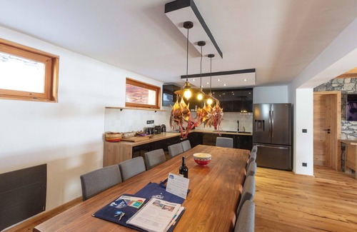 Montgenevre Ski Chalet | Relaxing Chalet Mandarine with Spa, Hot Tub & Sauna