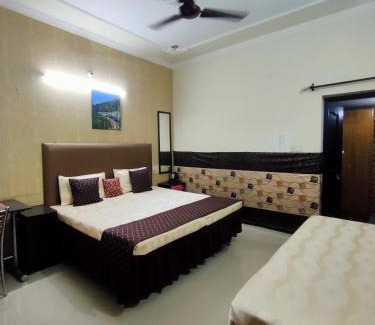 Kishangarh Hotel | Relax at New Chandigarh Holiday Home with Oceanfront Views
