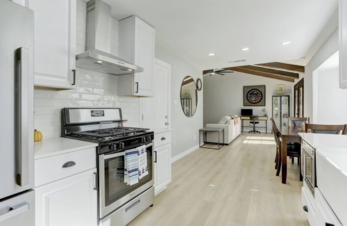 North Austin Civic Association House | NEW Charming 3BR 2BA w/Modern Fireplace by Domain @ Q2 Stadium