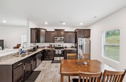 Dallas House | NEW! Charming Getaway Perfect for Relaxation