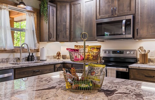 Eagle Mountain House | NEW CHARMING HOME-Sage Ridge-Coosawatee Resort-Outdoor Fireplace