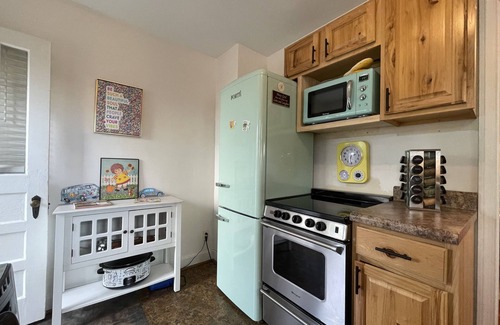 Waynesboro House | Delightful 2-Bed Bungalow with Hot Tub and Great Amenities