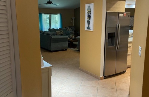 Sarasota Villa | Bright 2-Bedroom Villa with Pool Near Siesta Key