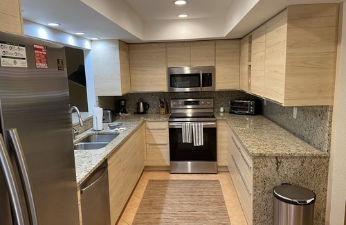 Sarasota Villa | Bright 2-Bedroom Villa with Pool Near Siesta Key