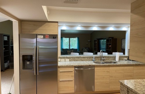 Sarasota Villa | Bright 2-Bedroom Villa with Pool Near Siesta Key