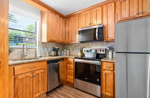 Auburn Apartment | NEW Cheerful Auburn Getaway!