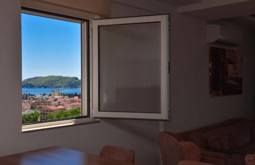 Babilonija Apartment | Relaxing New Chill and Go Apartments with Ocean Views