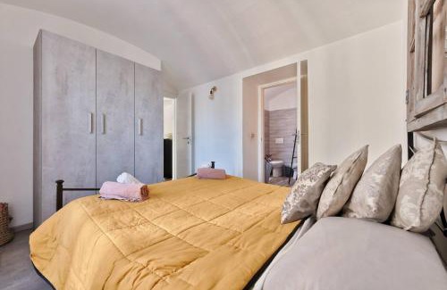 Borgo Dora Apartment | Convenient City Center Noè: Family-Friendly Getaway