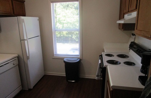 Mount Holly Condo | City Chic Retreat: 13min to Airport, Pool & Breakfast Included