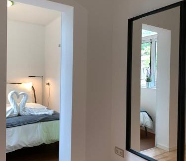 Delft Apartment | Garden View Retreat: Cozy Room Near TU Delft