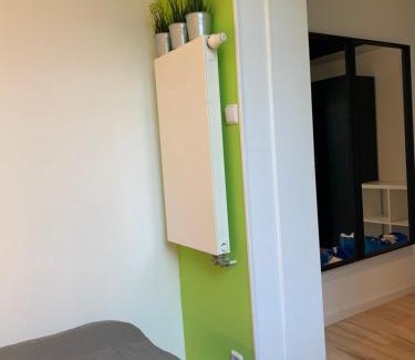 Delft Apartment | Garden View Retreat: Cozy Room Near TU Delft