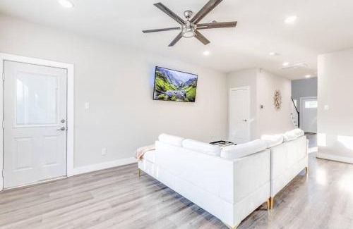 Southeast Houston House | NEW Classic Cozy Gem Med NRG