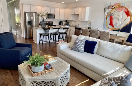 Oxford Condo | Spotless 3BR Oxford Condo with Pool - Guest Rated 10/10!