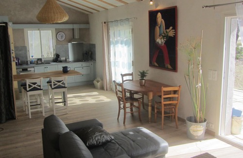 Saint-Andre-de-Cruzieres House | New Poolside Cottage with Comfort for Families & Pets