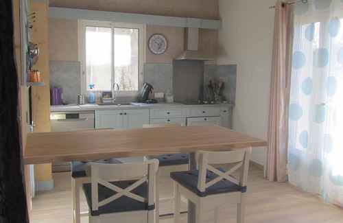Saint-Andre-de-Cruzieres House | New Poolside Cottage with Comfort for Families & Pets