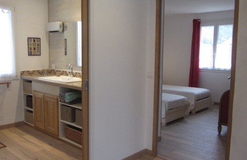 Saint-Andre-de-Cruzieres House | New Poolside Cottage with Comfort for Families & Pets