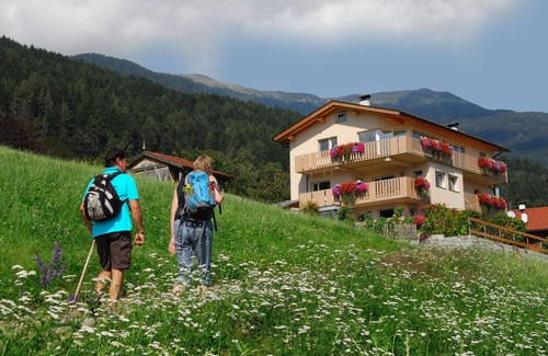 Feldthurns Apartment | Charming Apartment with Ocean View Near Village on Kastanienweg