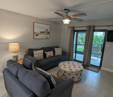 Iona Apartment | Modern Condo: 15 Min to Ft Myers & Sanibel Beach, Oceanview!