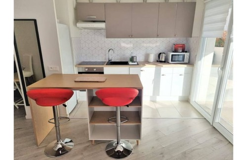 Romainville Apartment | New condo, Quiet, Bright, Terrace, Free Parking