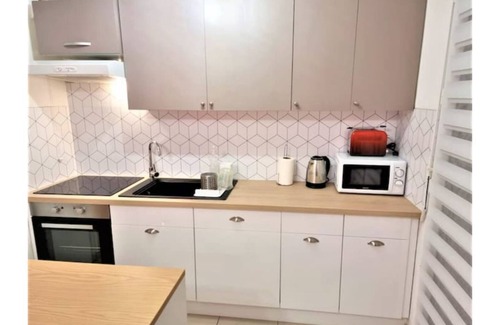 Romainville Apartment | New condo, Quiet, Bright, Terrace, Free Parking