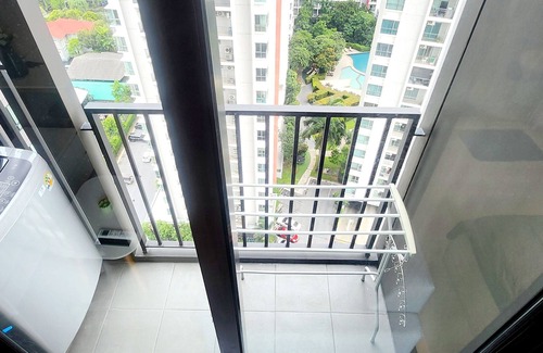 Mueang Samut Prakan District Condo | new condoMega BangnaMRT station in front of the condo transportation excellent.n