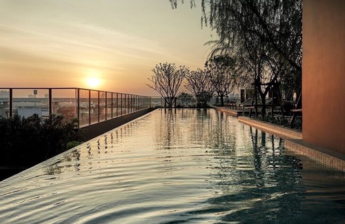 Mueang Samut Prakan District Condo | new condoMega BangnaMRT station in front of the condo transportation excellent.n