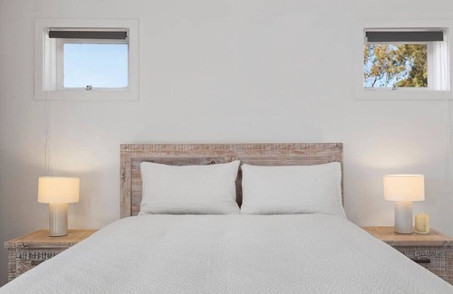 Connewarre House | *New* Connewarre Guesthouse