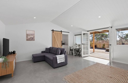 Connewarre House | *New* Connewarre Guesthouse