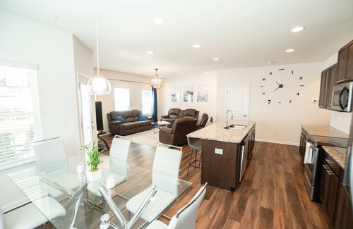 Southeast Raleigh House | Modern Retreat Near Downtown Raleigh with Pool & Spa
