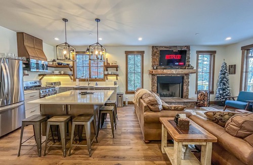 Swanton House | Lakefront Retreat with Private Dock, Fire Pit & Hot Tub