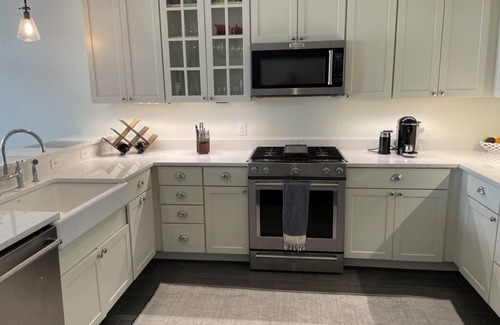 Warren Condo | Modern Mountainside Condo Steps from Sugarbush Slopes