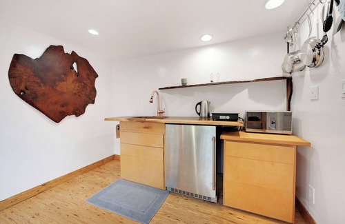 Rio Nido Apartment | NEW Contemporary Guest-Suite by Robaire in Guerneville/Rio Nido/Russian River
