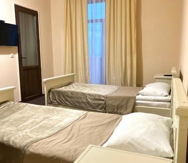 Nyzhnje Selyshche Hotel | Budget-Friendly Escape at New Continent with Hot Tub & Breakfast