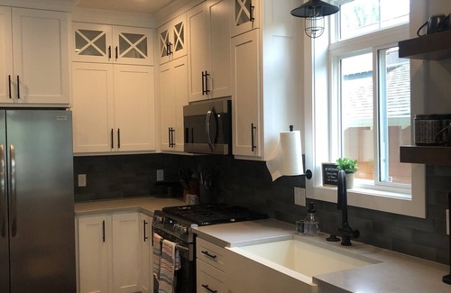 New Buffalo House | Modern Cottage with Pool, Steps from Downtown & Beach