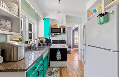 Kilmarnock House | Guest Rated: 10/10 Cozy 2 BD Retreat with Arcade & Pool