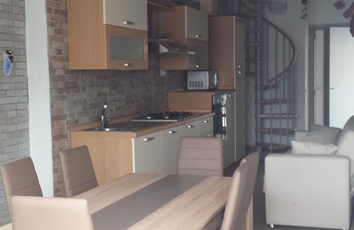 Cabras House | Cozy House with Private Yard, 2 km from the Sea