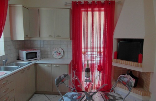 Agios Dimitrios Apartment | Cozy Apartment Near Metro with Pool and Spa Amenities
