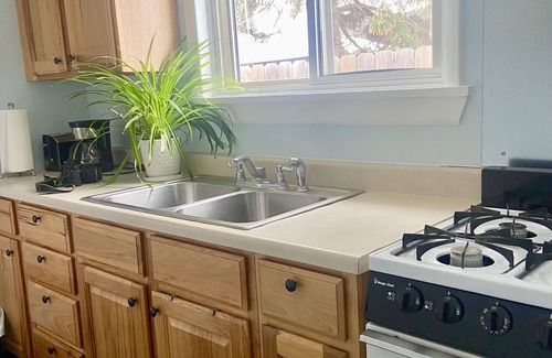 Livingston Cottage | Ideal Cottage Steps from Yellowstone River with Kitchen