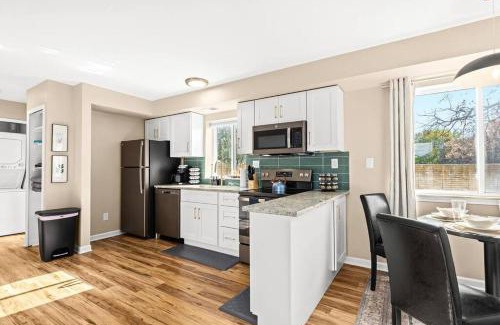 Roseville Apartment | Cozy Roseville Lower Flat: Perfect for Families and Pets