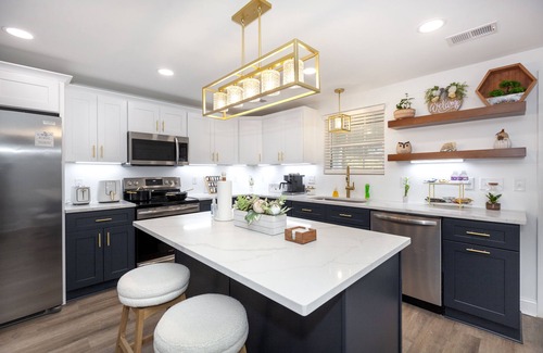 Toddville Road House | Cozy Modern 3-Bedroom Retreat Near Airport & Uptown