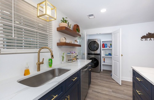 Toddville Road House | Cozy Modern 3-Bedroom Retreat Near Airport & Uptown