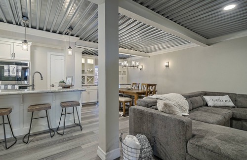 Elizabeth House | Private 2-Bedroom Retreat on 46 Acres with Scenic Views