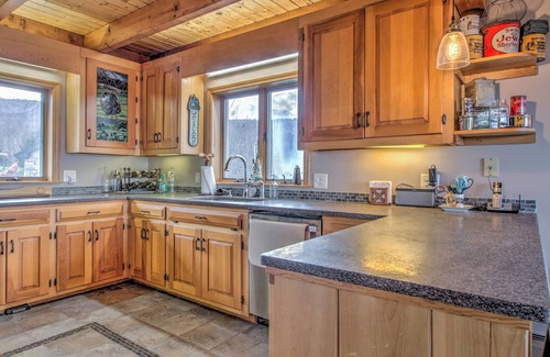 Windham House | Cozy Ski Chalet with Spectacular Views Near the Mountains