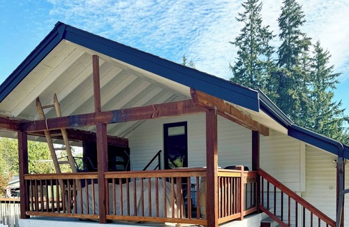 Westgate Apartment | New! Cozy & Private Detached Studio in Edmonds